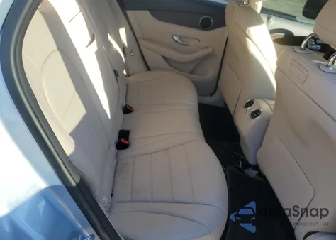 2018 Mercedes-Benz Glc 300 4Matic z USA, uszkodzony, nr VIN WDC0G4KB0JV088953